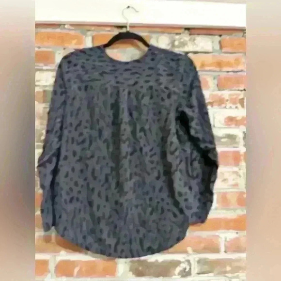 Rails Hillary Cheetah Top Size M - Picture 8 of 9